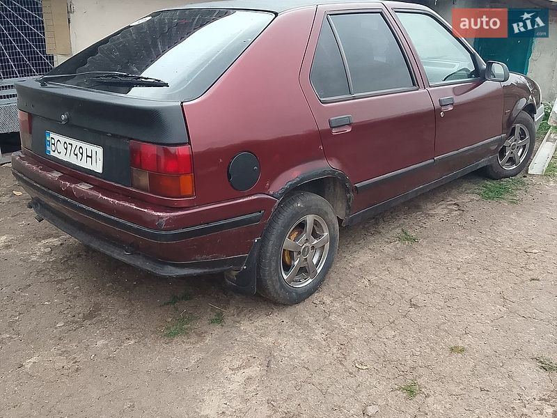 Renault 19