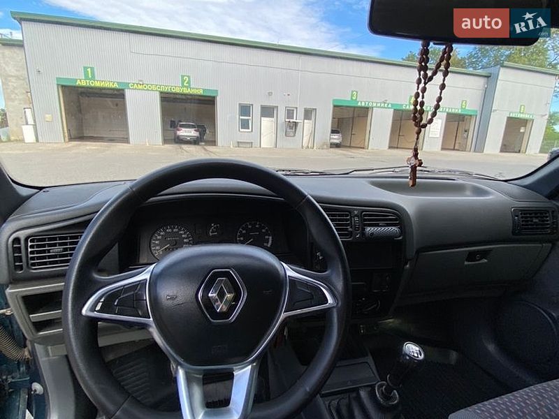 Седан Renault 19 1996 в Чорткові