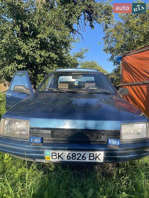 Универсал Renault 21