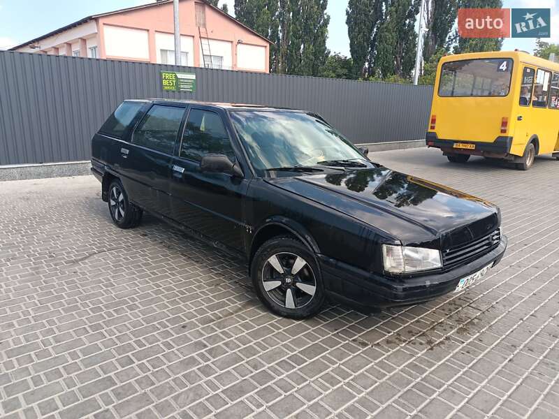 Універсал Renault 21