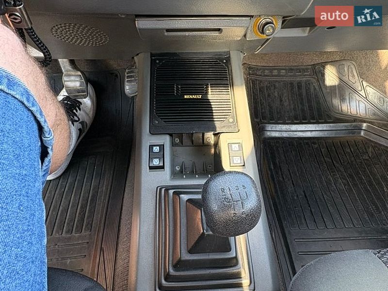 Седан Renault 21 1989 в Одессе