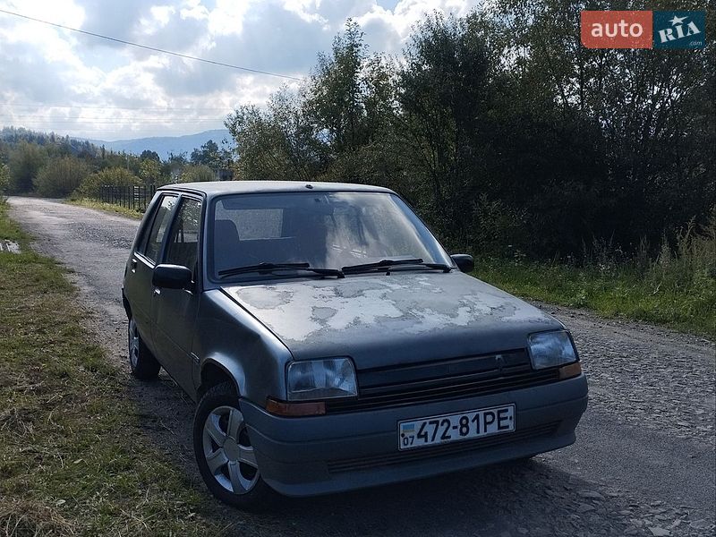 Хэтчбек Renault 5