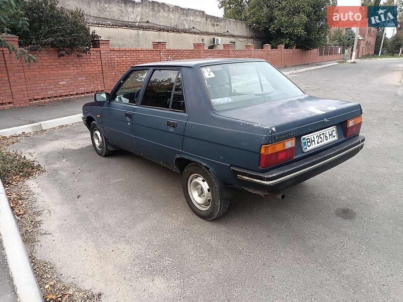 Renault 9
