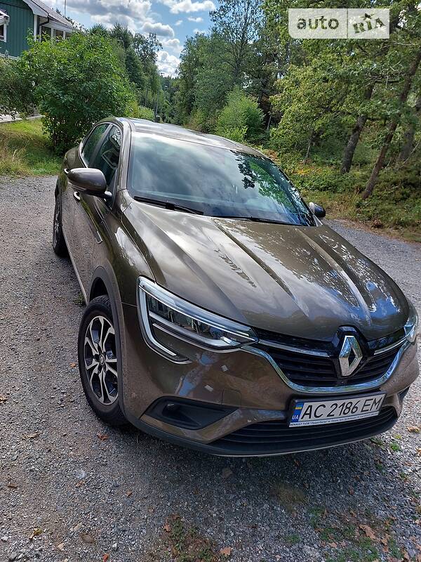 Внедорожник / Кроссовер Renault Arkana