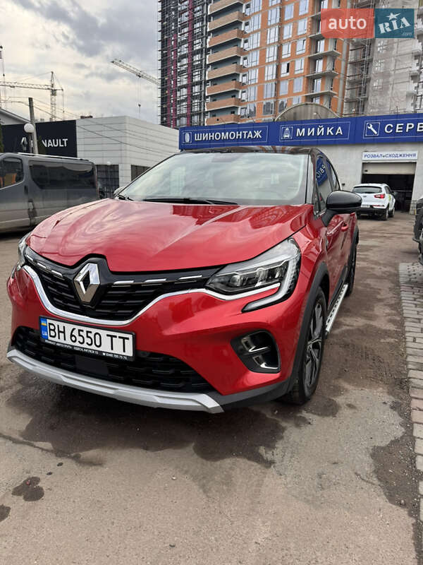 Позашляховик / Кросовер Renault Captur