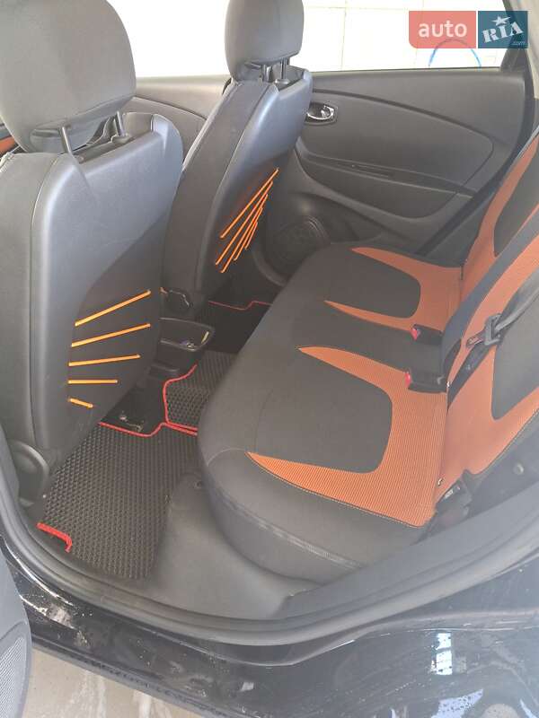 Внедорожник / Кроссовер Renault Captur 2016 в Ивано-Франковске