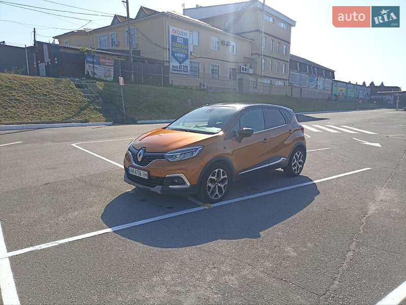 Легкові Renault Captur