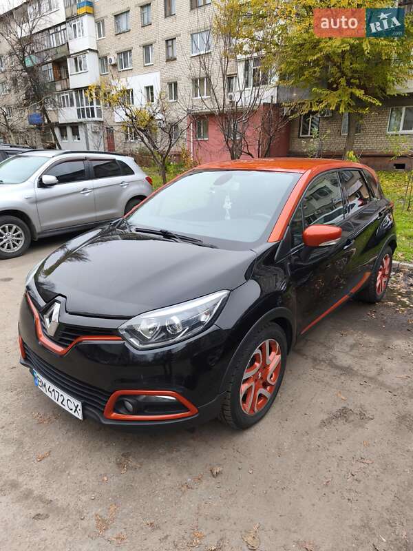Позашляховик / Кросовер Renault Captur