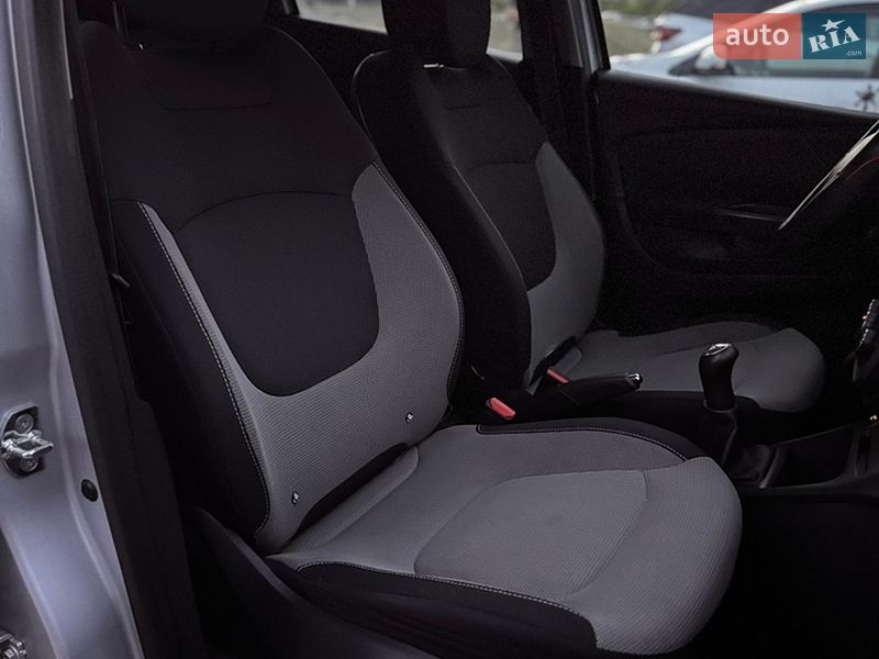 Позашляховик / Кросовер Renault Captur 2013 в Луцьку фото 53 Позашляховик / Кросовер Renault Captur 2013 в Луцьку