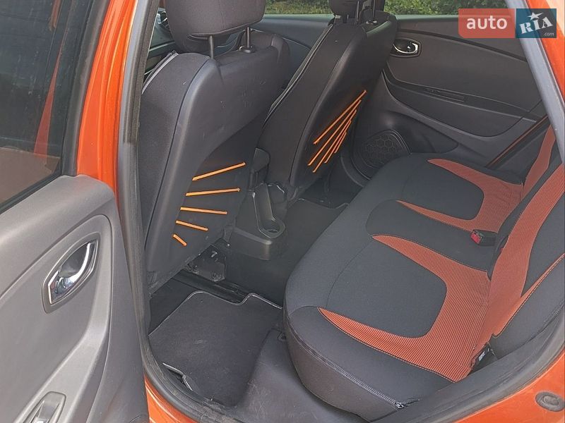 Позашляховик / Кросовер Renault Captur 2014 в Помічній