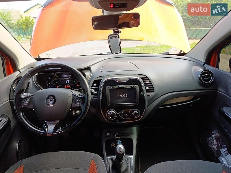 Позашляховик / Кросовер Renault Captur 2014 в Помічній