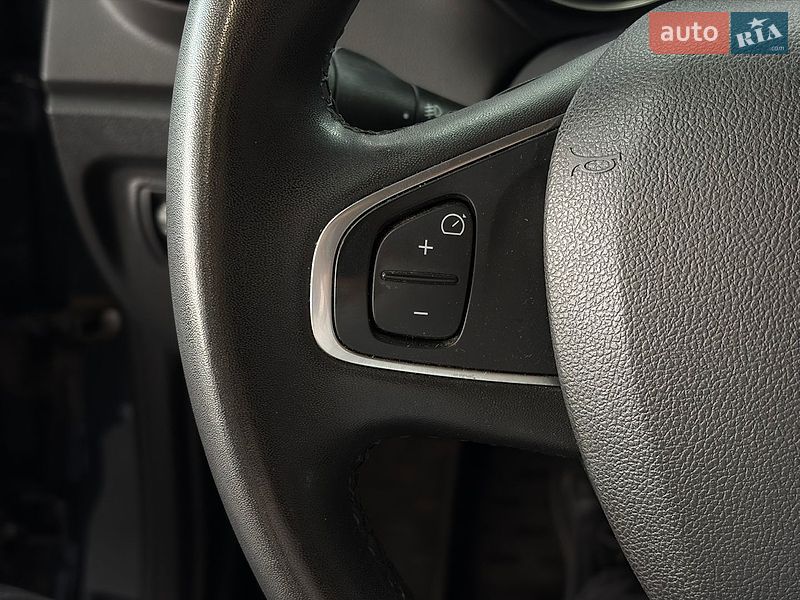 Внедорожник / Кроссовер Renault Captur 2019 в Одессе