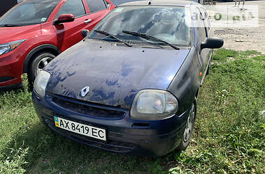 Renault Clio Symbol  2001