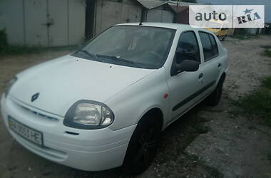 Renault Clio Symbol  2001