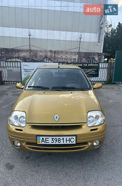 Renault Clio Symbol 2001