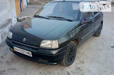 Renault Clio  1992