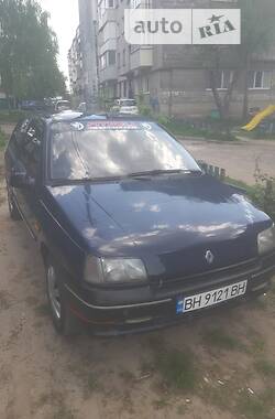 Renault Clio  1999