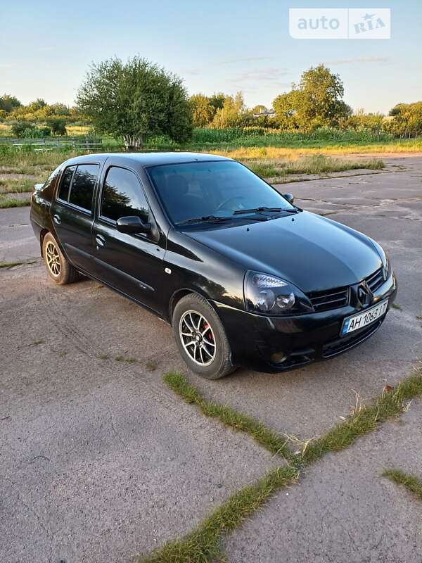 Седан Renault Clio