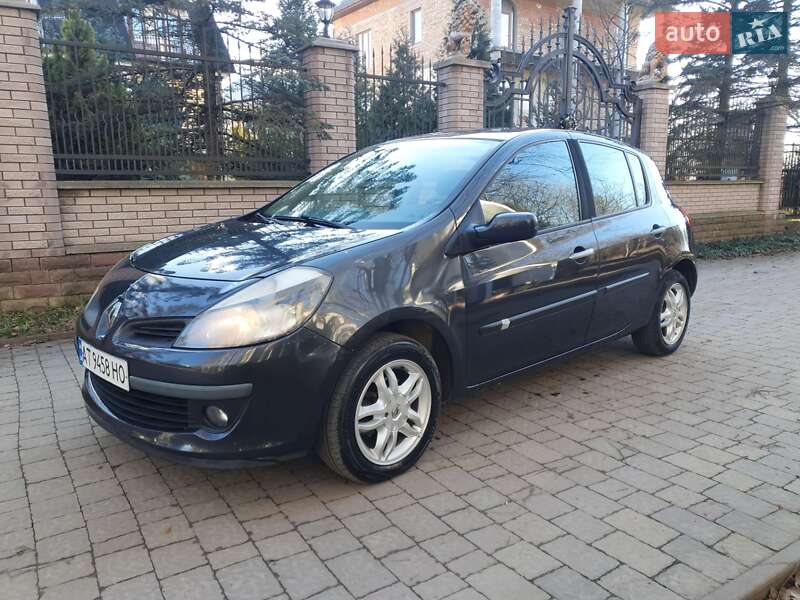 Renault Clio 2005 року в Івано-Франківську