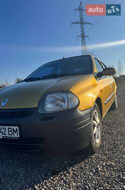 Renault Clio  2002