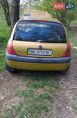 Renault Clio  1999