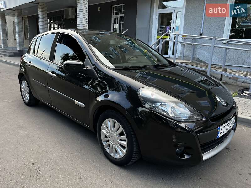 Хэтчбек Renault Clio