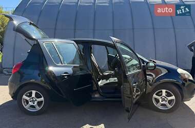 Renault Clio  2012