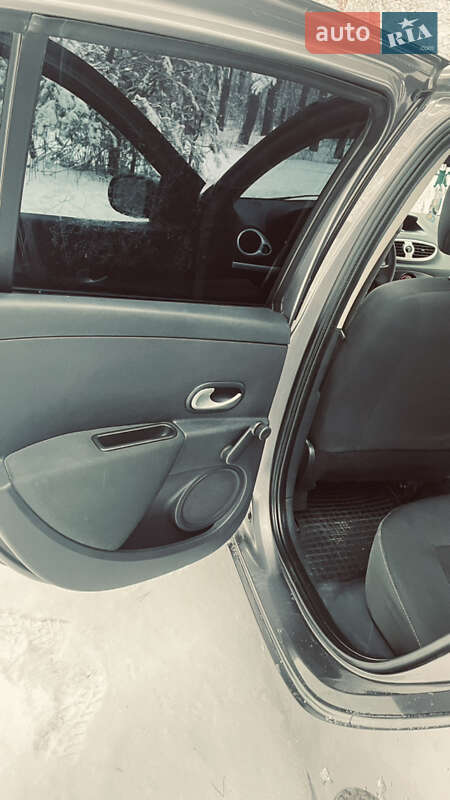 Хэтчбек Renault Clio 2009 в Александрие