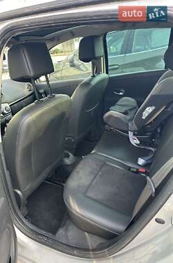 Renault Clio  2012