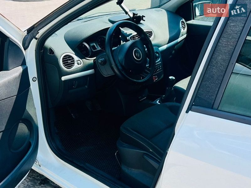 Хэтчбек Renault Clio 2011 в Тернополе