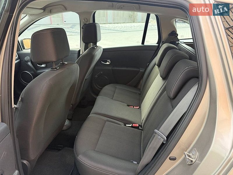 Универсал Renault Clio 2011 в Львове
