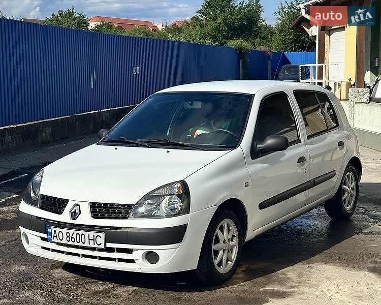 Хэтчбек Renault Clio 2005 в Ужгороде