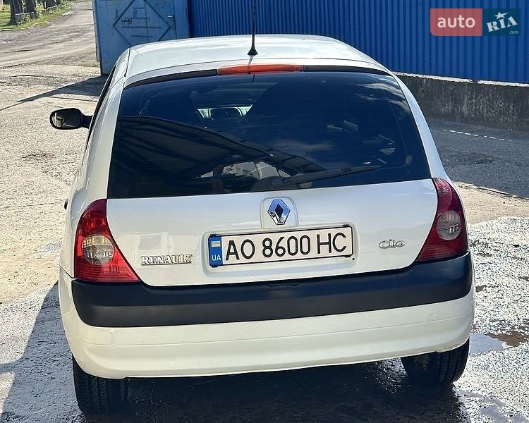 Хэтчбек Renault Clio 2005 в Ужгороде