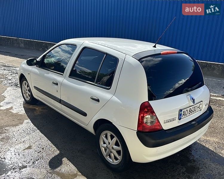 Хэтчбек Renault Clio 2005 в Ужгороде