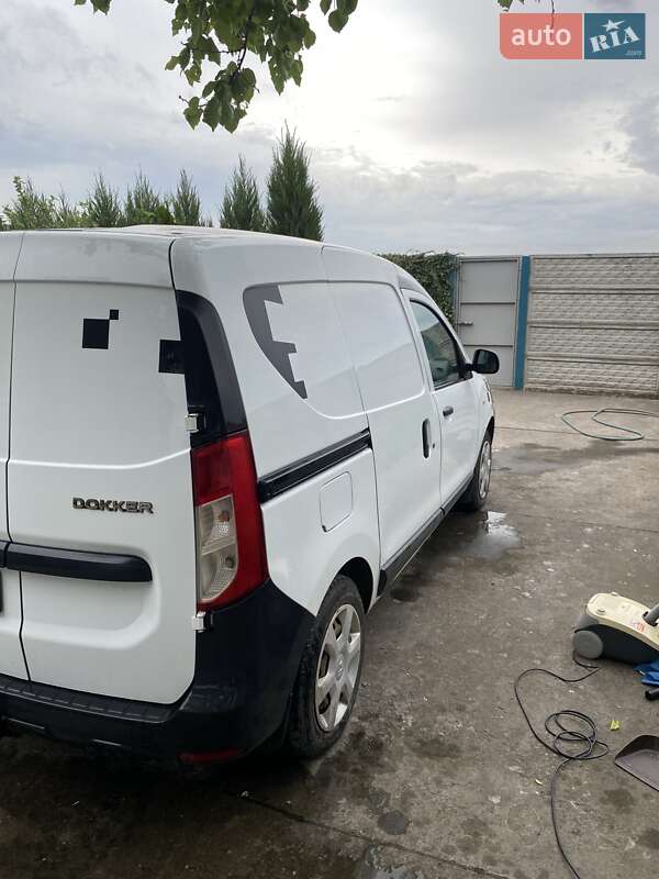 Вантажопасажирський фургон Renault Dokker