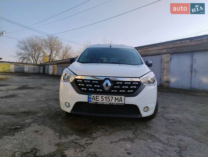 Легкові Renault Dokker