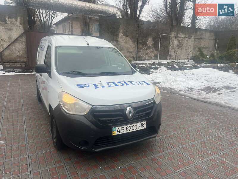 Вантажівки Renault Dokker