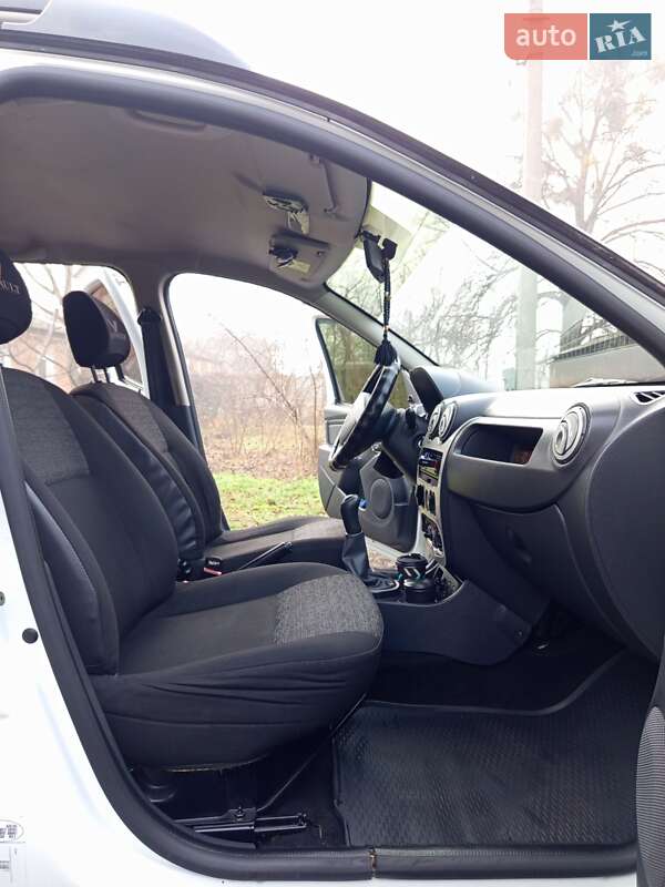 Внедорожник / Кроссовер Renault Duster 2012 в Славянске