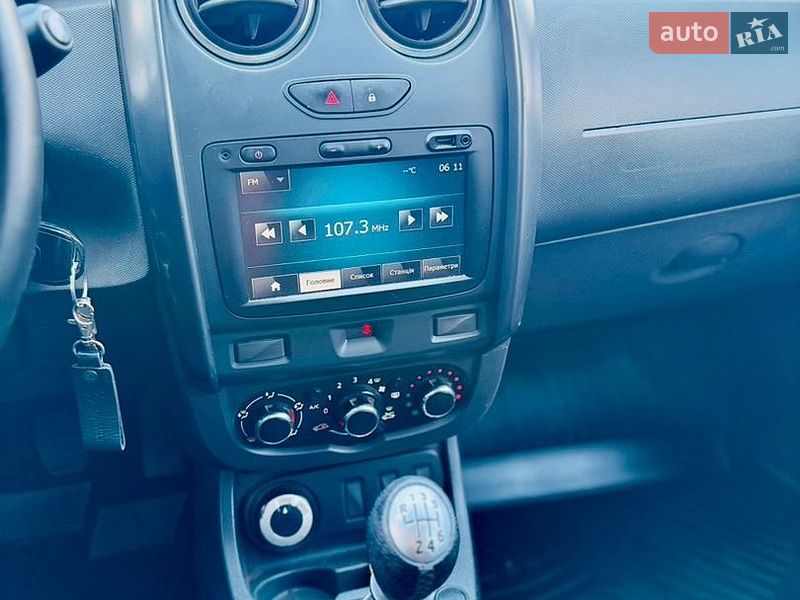 Внедорожник / Кроссовер Renault Duster 2017 в Ромнах