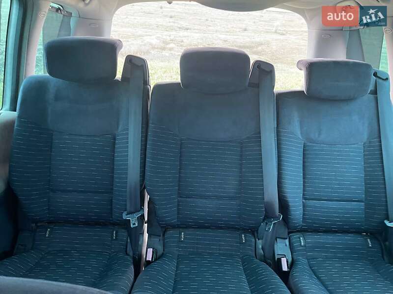 Минивэн Renault Espace 2003 в Кельменцах