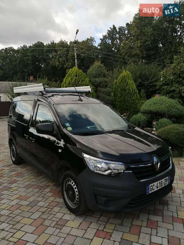 Вантажівки Renault Express