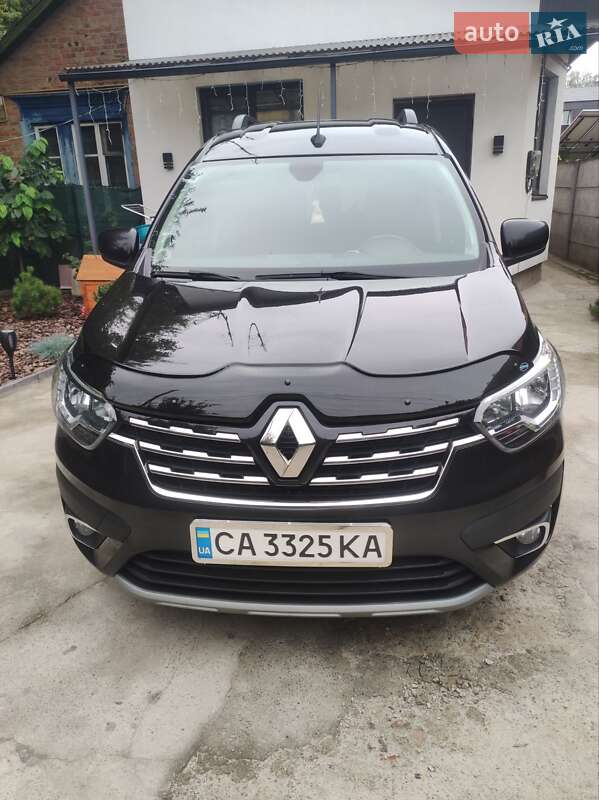 Мінівен Renault Express