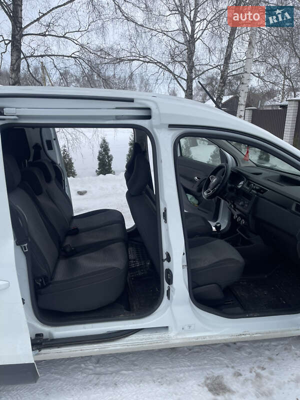 Мінівен Renault Express