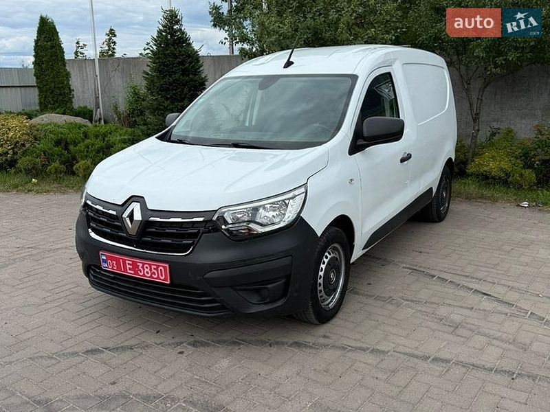 Вантажівки Renault Express
