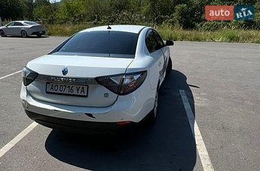 Седан Renault Fluence Z.E. 2011 в Ужгороде