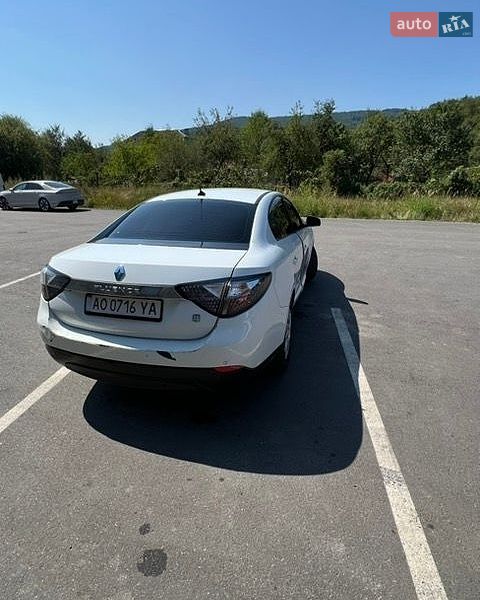 Седан Renault Fluence Z.E. 2011 в Ужгороде