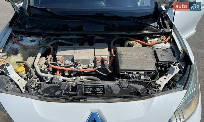 Седан Renault Fluence Z.E. 2011 в Ужгороде