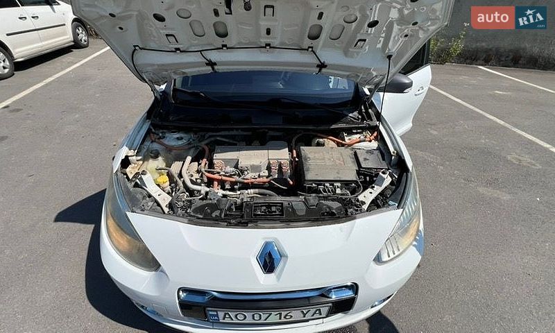 Седан Renault Fluence Z.E. 2011 в Ужгороде