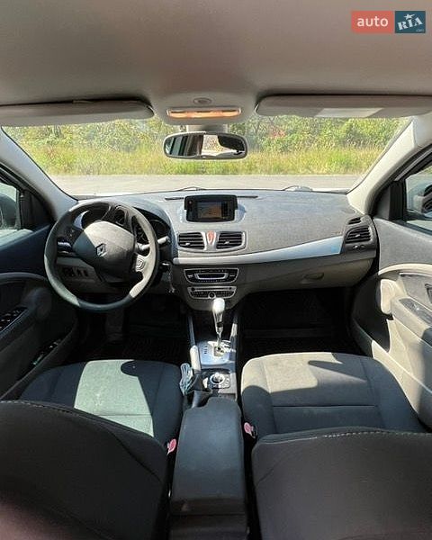 Седан Renault Fluence Z.E. 2011 в Ужгороде