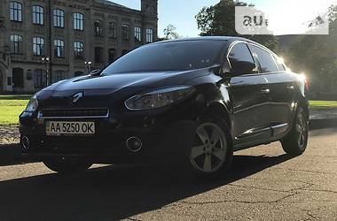 Renault Fluence 2.0i Dynamique 2011